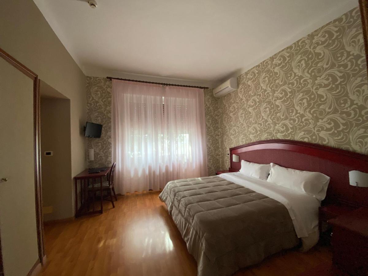 Hotel Kristina Imperia Luaran gambar
