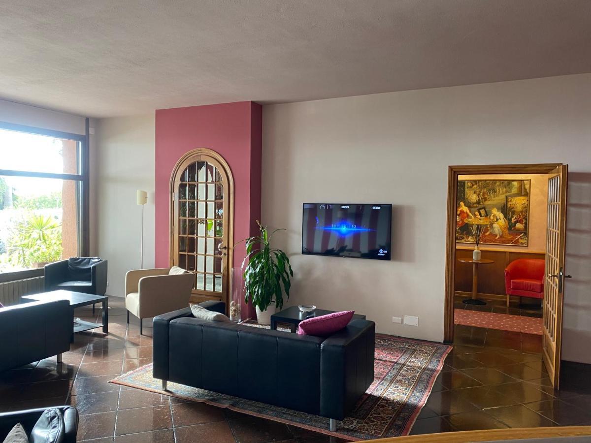 Hotel Kristina Imperia Luaran gambar