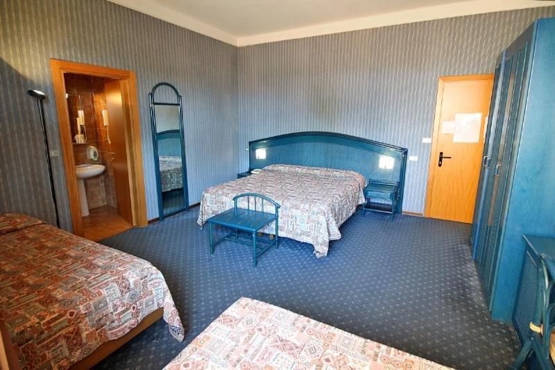 Hotel Kristina Imperia Luaran gambar