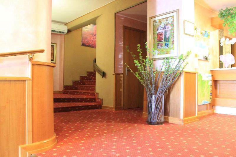 Hotel Kristina Imperia Luaran gambar