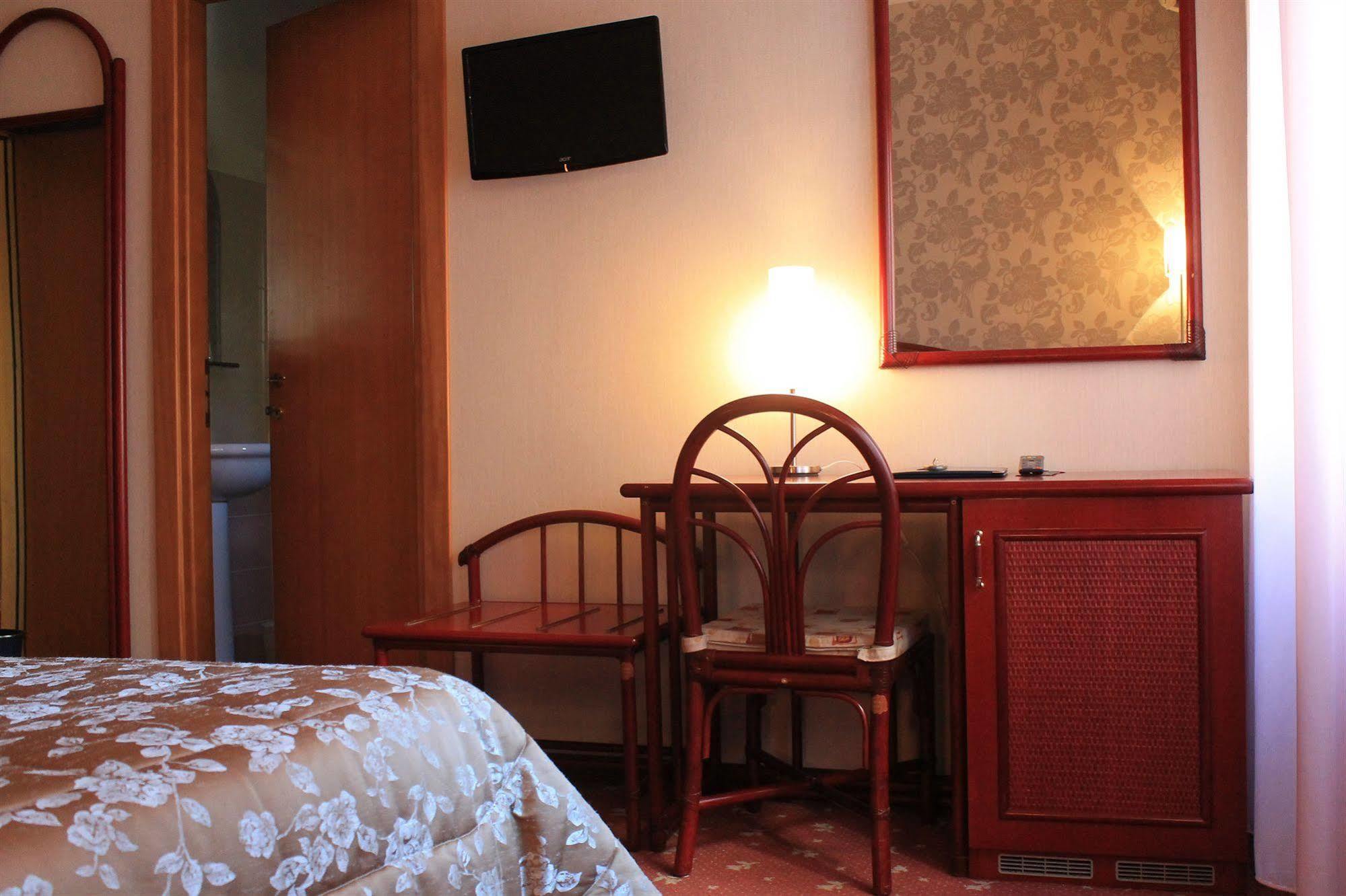 Hotel Kristina Imperia Luaran gambar